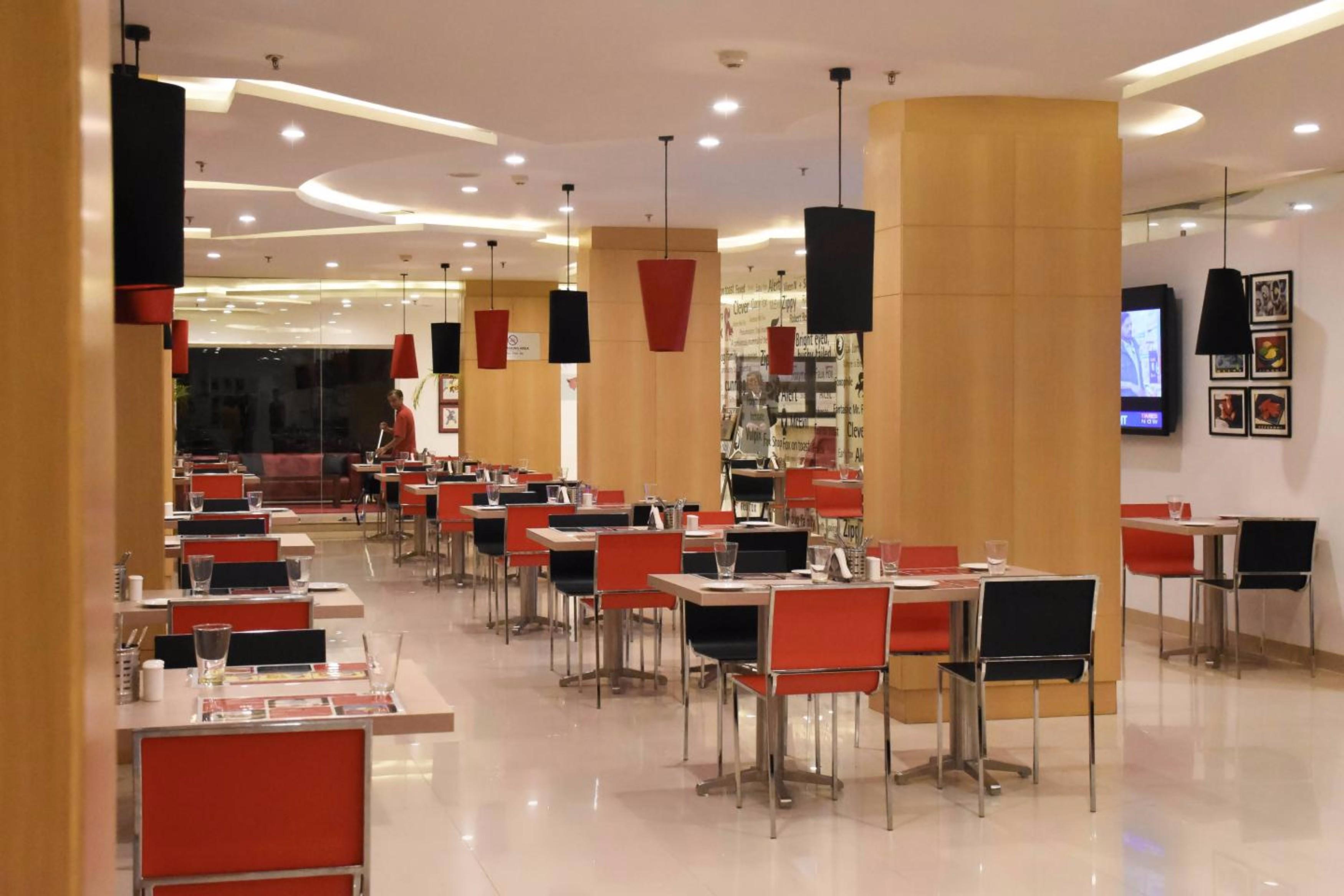 Red Fox Hotel, Chandigarh Exterior photo