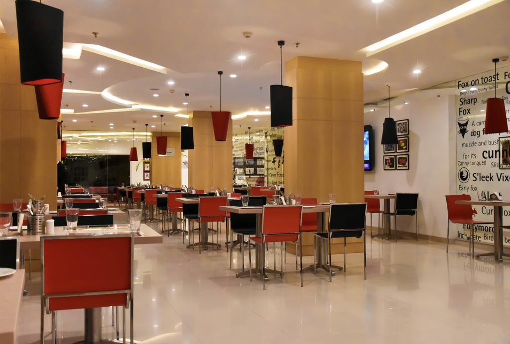 Red Fox Hotel, Chandigarh Exterior photo
