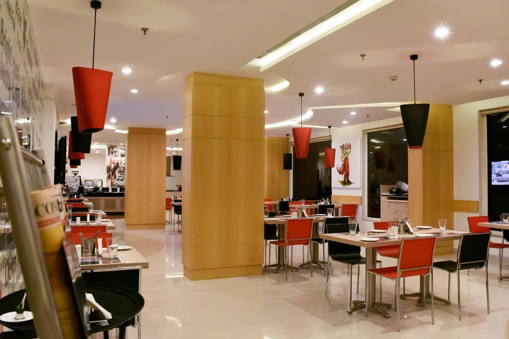 Red Fox Hotel, Chandigarh Exterior photo